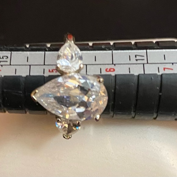 Vintage 925 Sterling Silver Cubic Zirconia ring - Picture 7 of 9